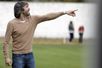 El C.D. San José se despide de su entrenador, Eduardo Modrego, tras nueve años al frente del equipo colegial